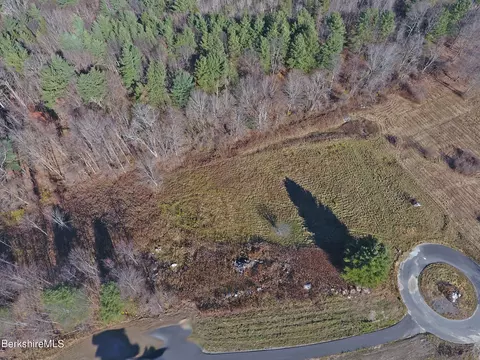 60 Erskine Dr, Lee, MA 01238