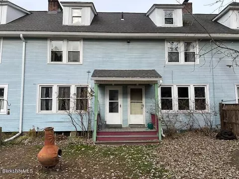 86 Everett St, Easthampton, MA 01027 photo 4