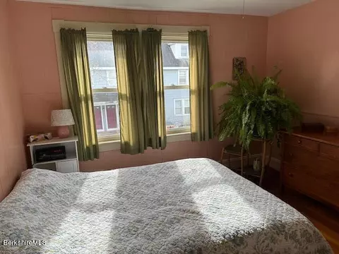 86 Everett St, Easthampton, MA 01027 photo 14