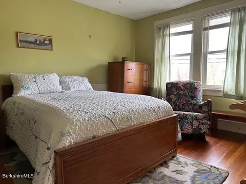 86 Everett St, Easthampton, MA 01027 photo 13