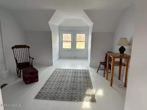 86 Everett St, Easthampton, MA 01027 photo 7