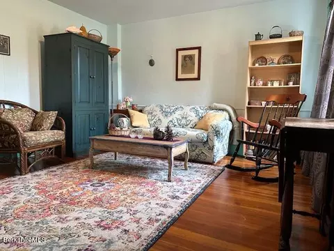 86 Everett St, Easthampton, MA 01027 photo 11