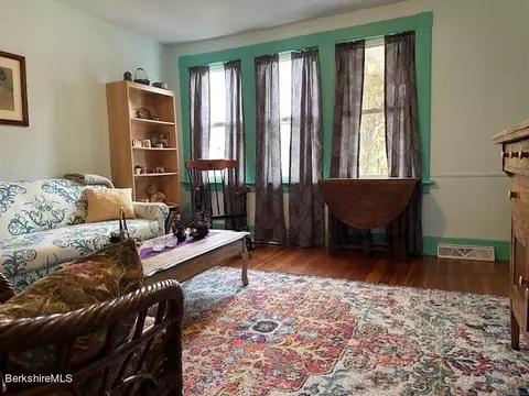 86 Everett St, Easthampton, MA 01027 photo 10