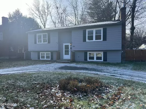 424 Elm St, Pittsfield, MA 01201