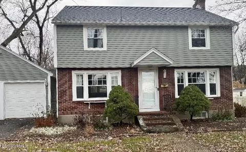 17 Emerson Ave, Pittsfield, MA 01201
