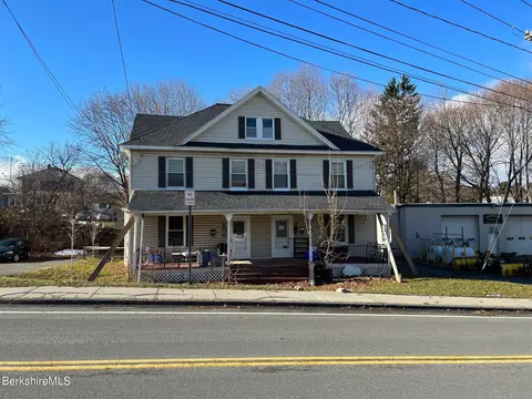 102-104 Merriam St, Pittsfield, MA 01201