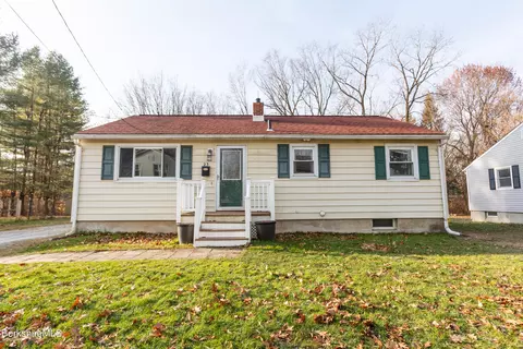 23 Day St, Pittsfield, MA 01201