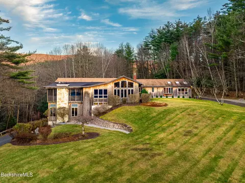 119 Brook Rd, Williamstown, MA 01267