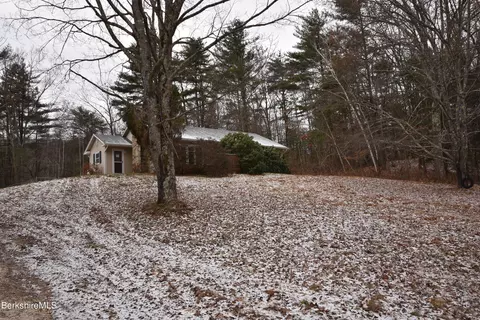 1507 Home Rd, Sheffield, MA 01257