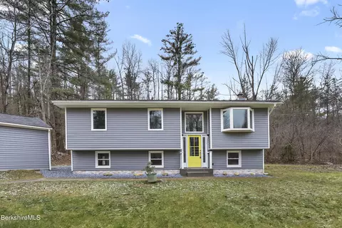131 Woodlawn Ave, North Adams, MA 01247