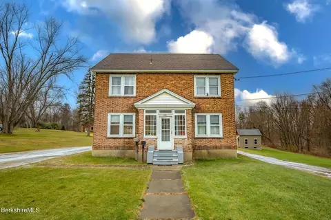 262-264 Benedict Rd, Pittsfield, MA 01201