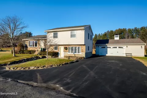 121 Mountain View Dr, Clarksburg, MA 01247