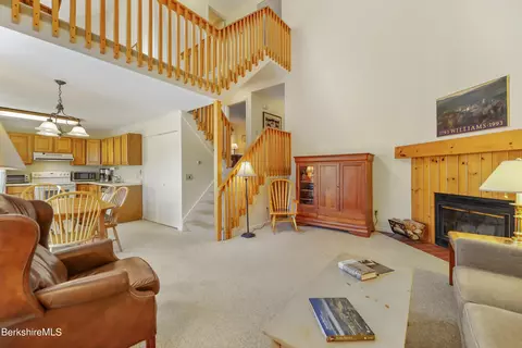 1033 Beaver Pond Mdw #1033, Hancock, MA 01237