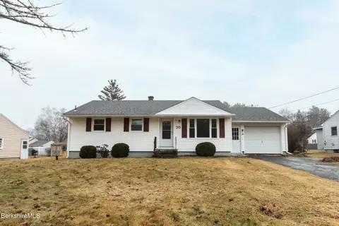 70 Elaine Dr, Pittsfield, MA 01201