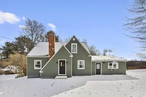 79 Meadow Ln, Lanesborough, MA 01237