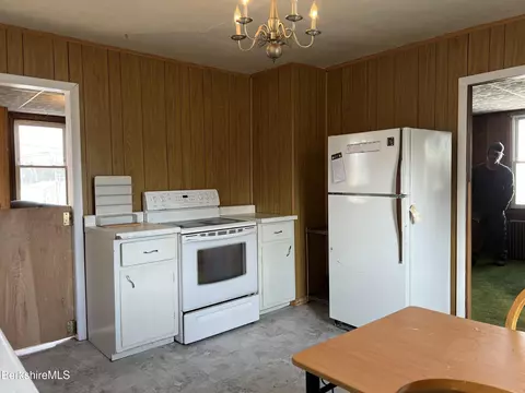 14 Pacific St, Pittsfield, MA 01201 photo 22