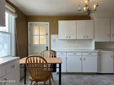14 Pacific St, Pittsfield, MA 01201 photo 20