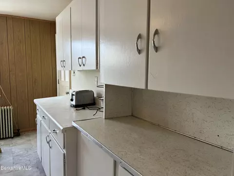 14 Pacific St, Pittsfield, MA 01201 photo 17