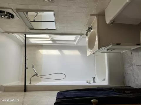 14 Pacific St, Pittsfield, MA 01201 photo 15