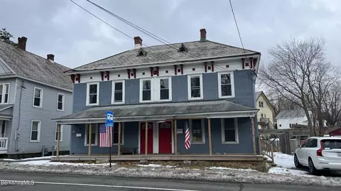 516-518 Union St, North Adams, MA 01247