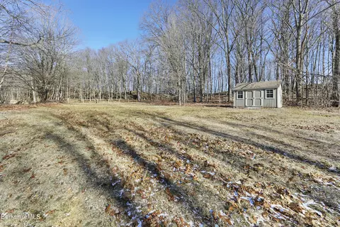 95 E Center St, Lee, MA 01238 photo 31