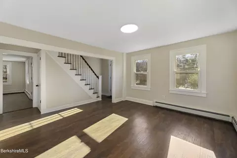 95 E Center St, Lee, MA 01238 photo 6
