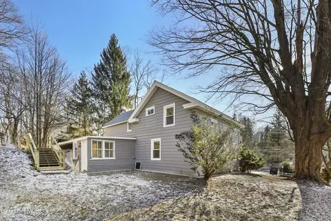 95 E Center St, Lee, MA 01238 photo 28
