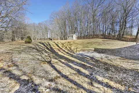 95 E Center St, Lee, MA 01238 photo 30