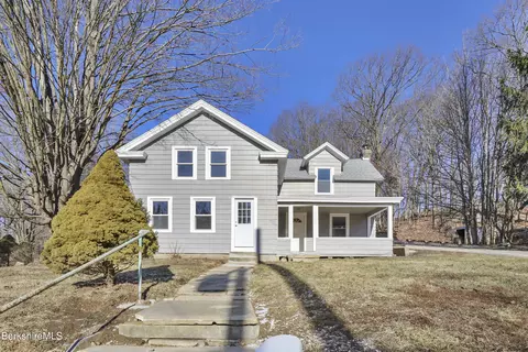 95 E Center St, Lee, MA 01238