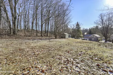 95 E Center St, Lee, MA 01238 photo 32