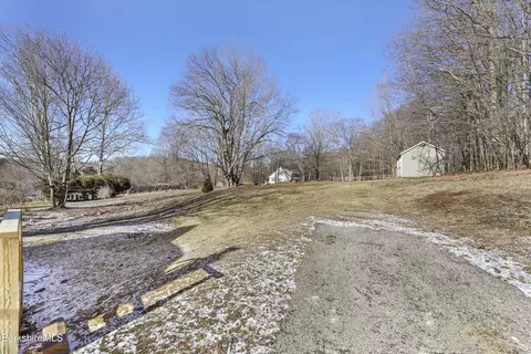 95 E Center St, Lee, MA 01238 photo 29