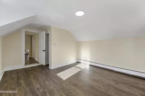 95 E Center St, Lee, MA 01238 photo 19