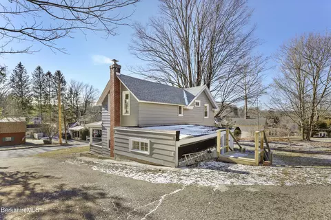 95 E Center St, Lee, MA 01238 photo 26