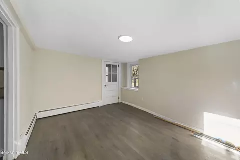 95 E Center St, Lee, MA 01238 photo 14