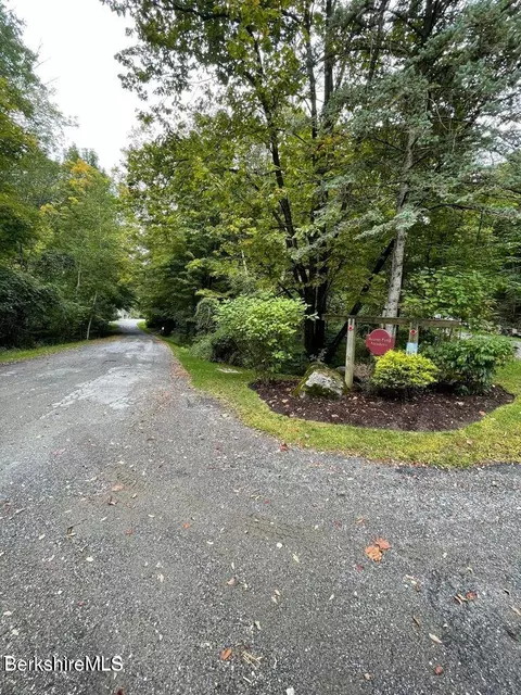 1061 Beaver Pond Mdws, Hancock, MA 01237