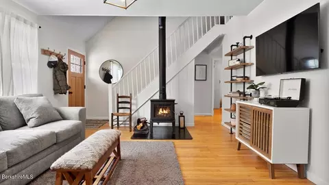 123 Pixley Rd, Monterey, MA 01245