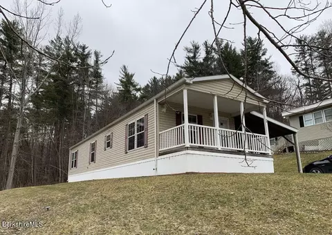72 Pines Lodge Park, Williamstown, MA 01267