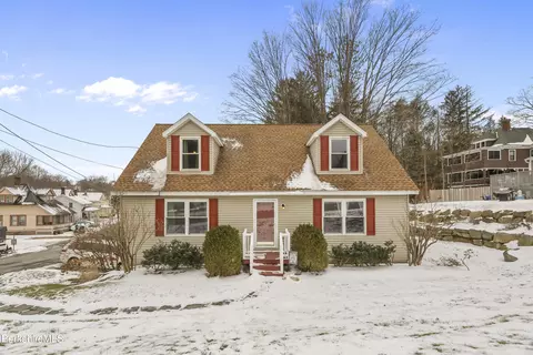 6 Depot St, Housatonic, MA 01236