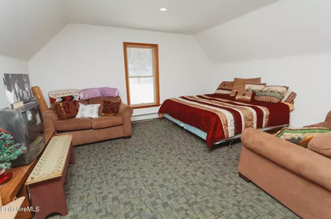 Bedroom - 123 Davis Mine Rd, Rowe, MA 01367 photo 3 of 8