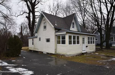 147 Mill St, Pittsfield, MA 01201