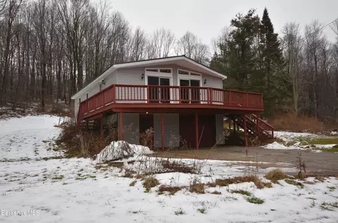 894 W Mountain Rd, Cheshire, MA 01225