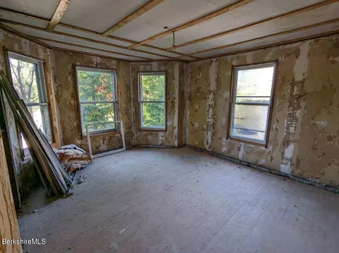 30 Charles St, North Adams, MA 01247