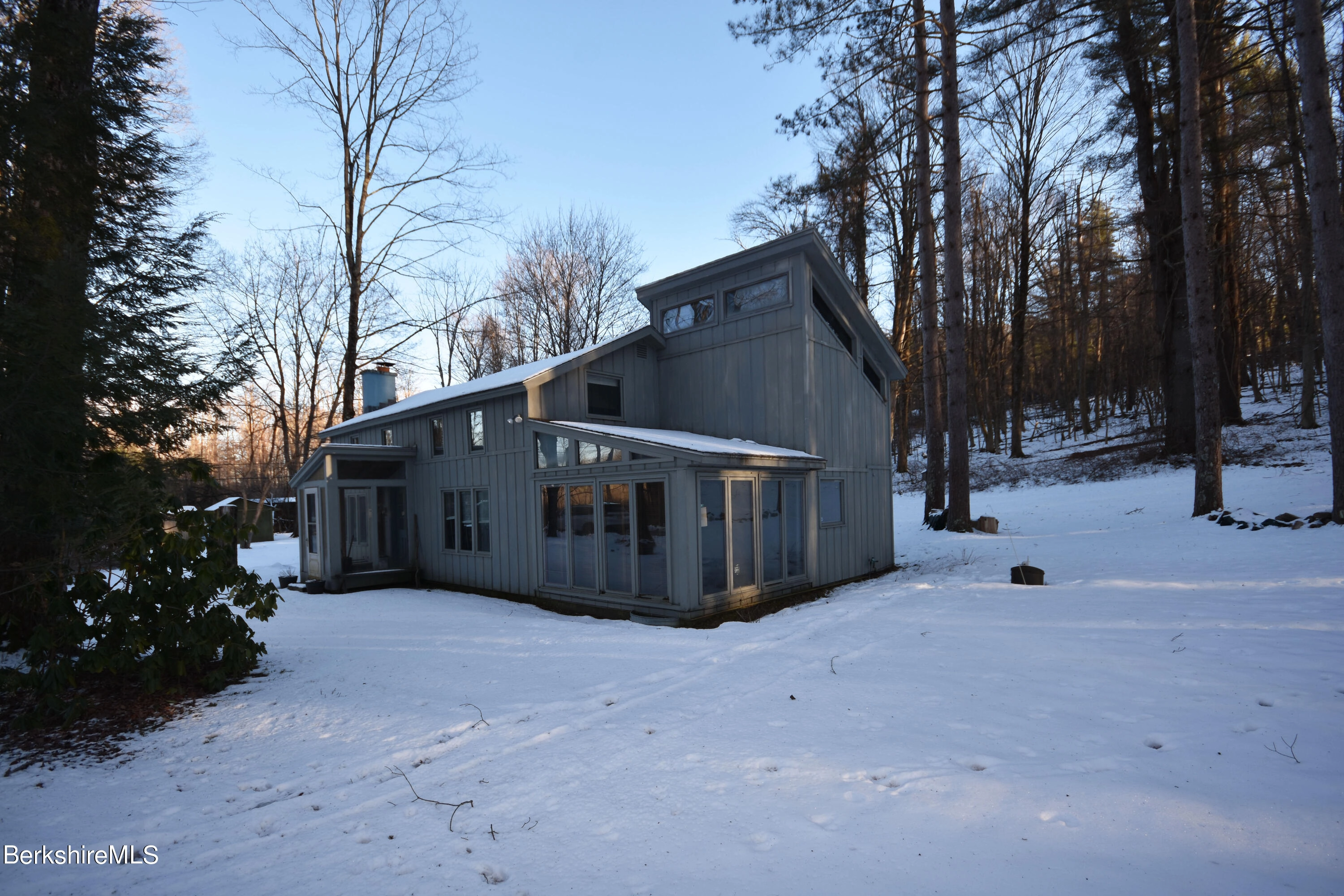 345 W Mtn Rd  