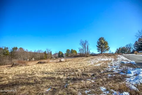 50 Erskine Dr, Lee, MA 01238
