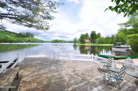 402 Sherwood Dr, Becket, MA 01223