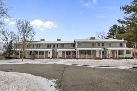880 East St #500C, Lee, MA 01238