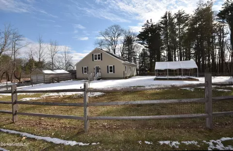 125 Dan Casey Memorial Dr, Pittsfield, MA 01201