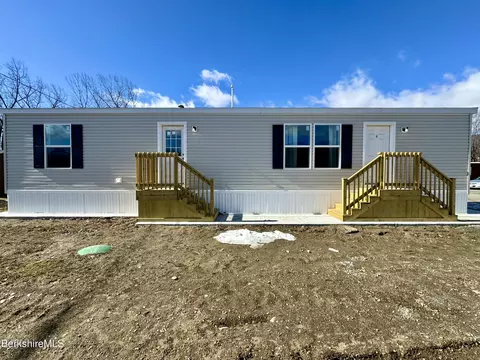7 Third Ave, Cheshire, MA 01225