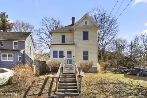 14 Humphrey St, Great Barrington, MA 01230