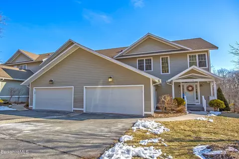 77 Alpine Trl, Pittsfield, MA 01201